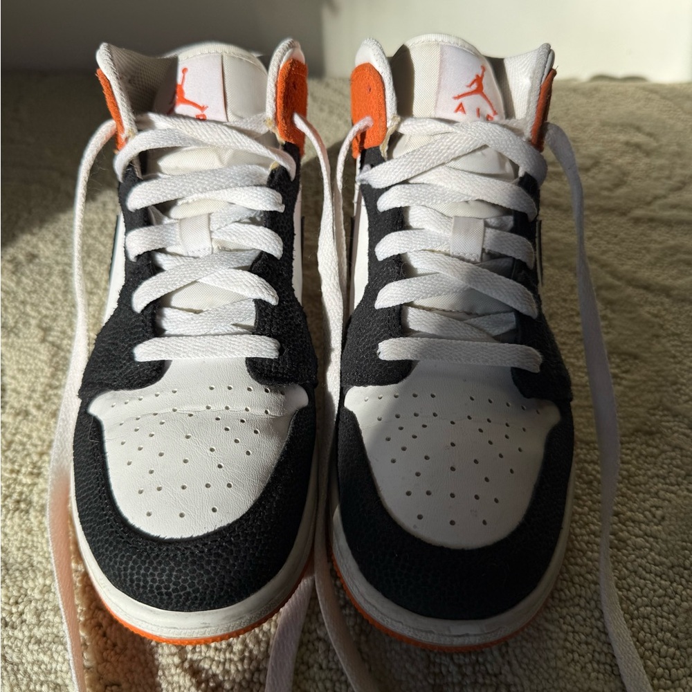Nike Air Jordan 1 Mid Floral Embroidery Sneakers Youth 6Y Women’s 7.5 - Picture 7 of 7